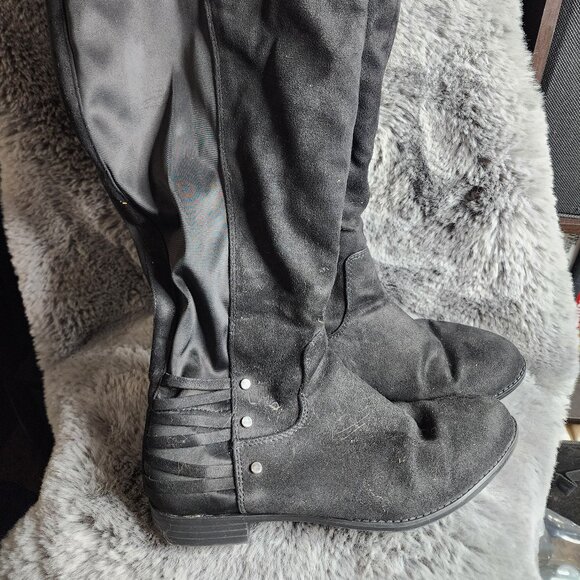 Black knee high boots - Picture 1 of 2